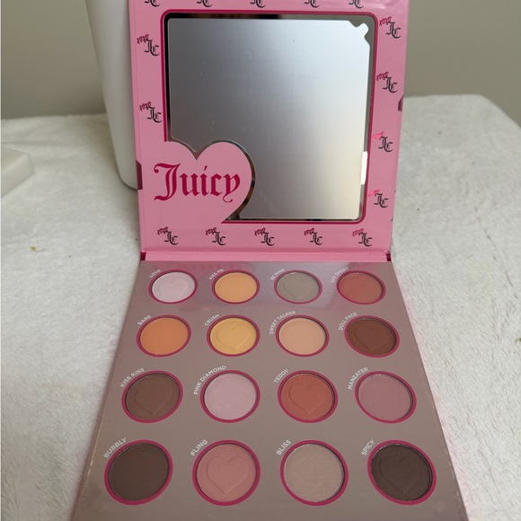 Juicy Couture Eyeshadow Palette - Picture 2 of 4